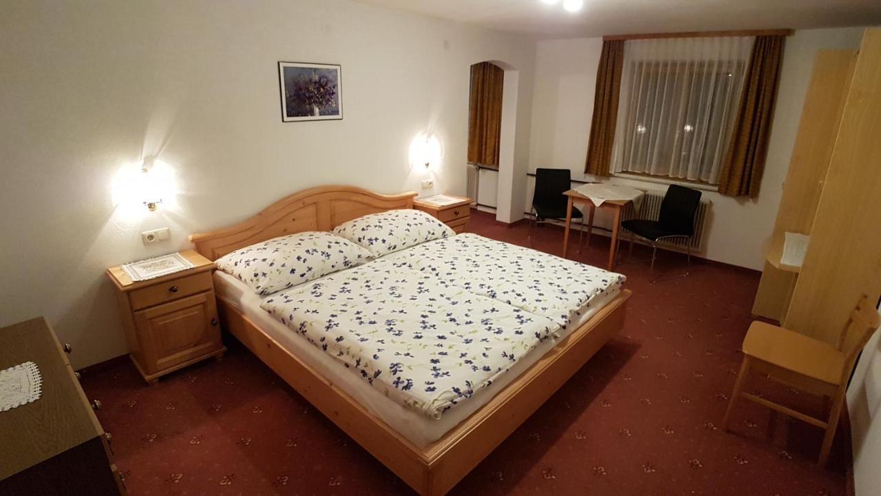 Haus Christof Apartman Holzgau Kültér fotó