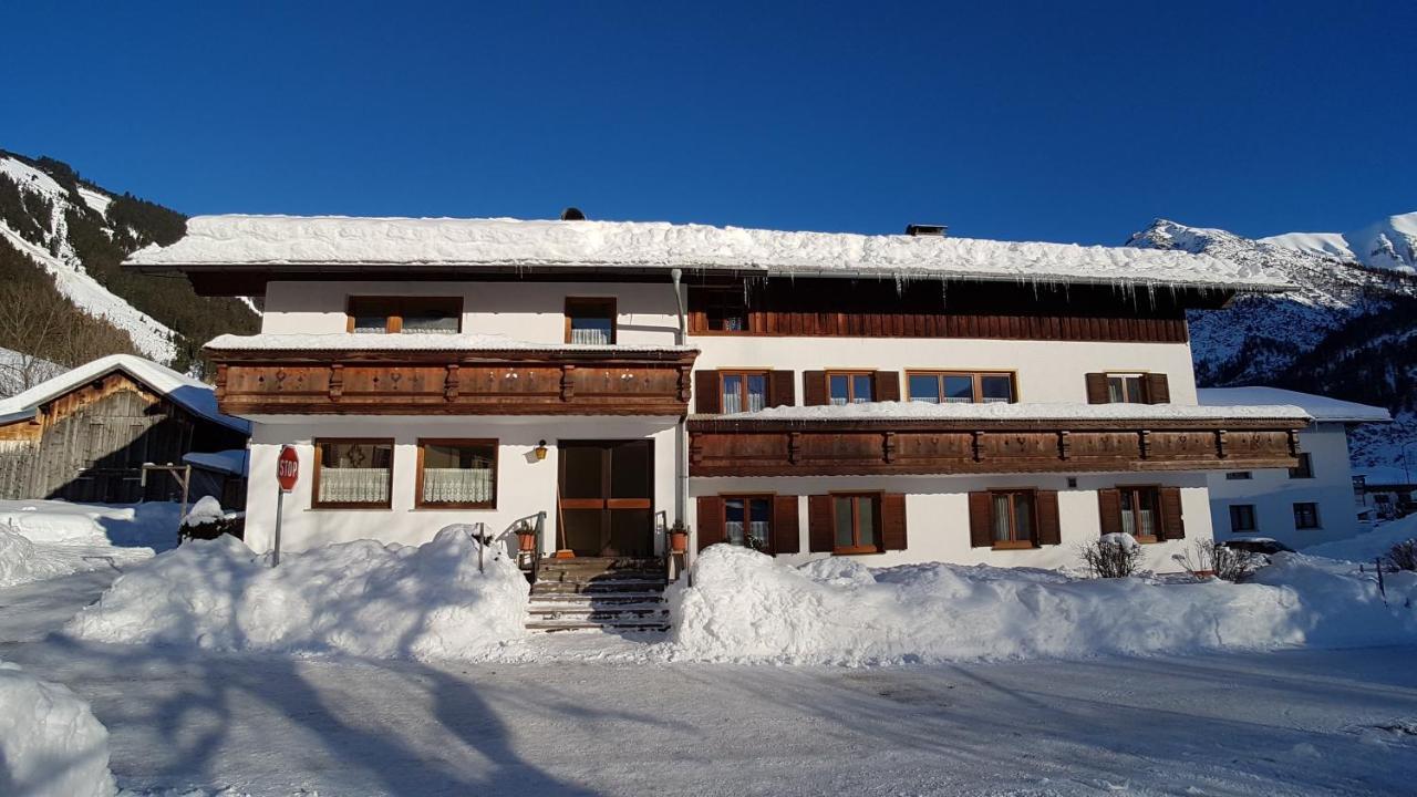 Haus Christof Apartman Holzgau Kültér fotó